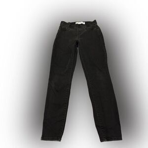 Signature Levi’s Pull-On Skinny Jeans